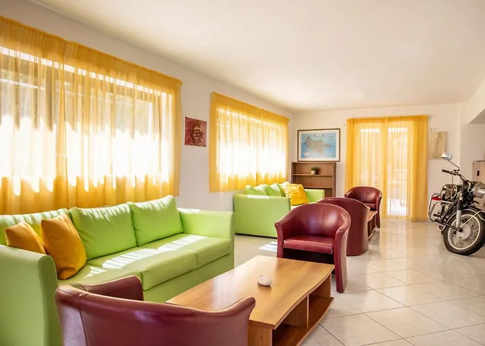 Sea View Hotel *