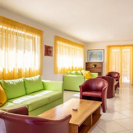 Sea View Hotel *